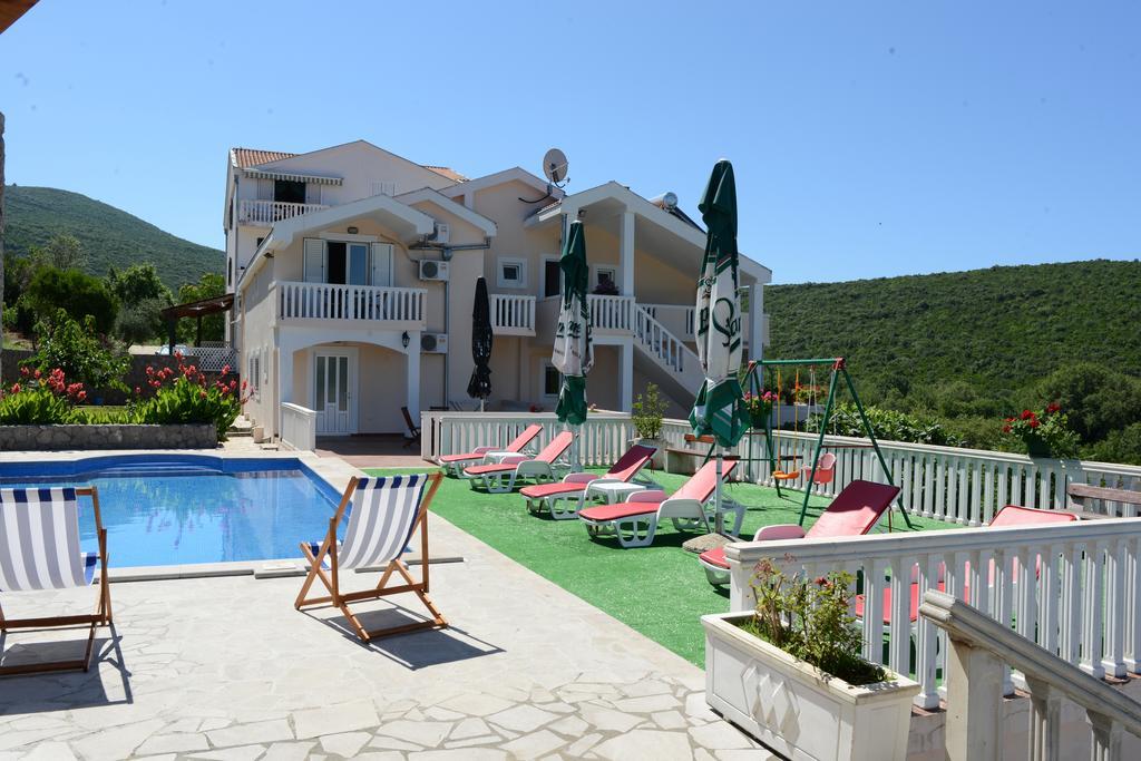 Lazarevic Apartment *
