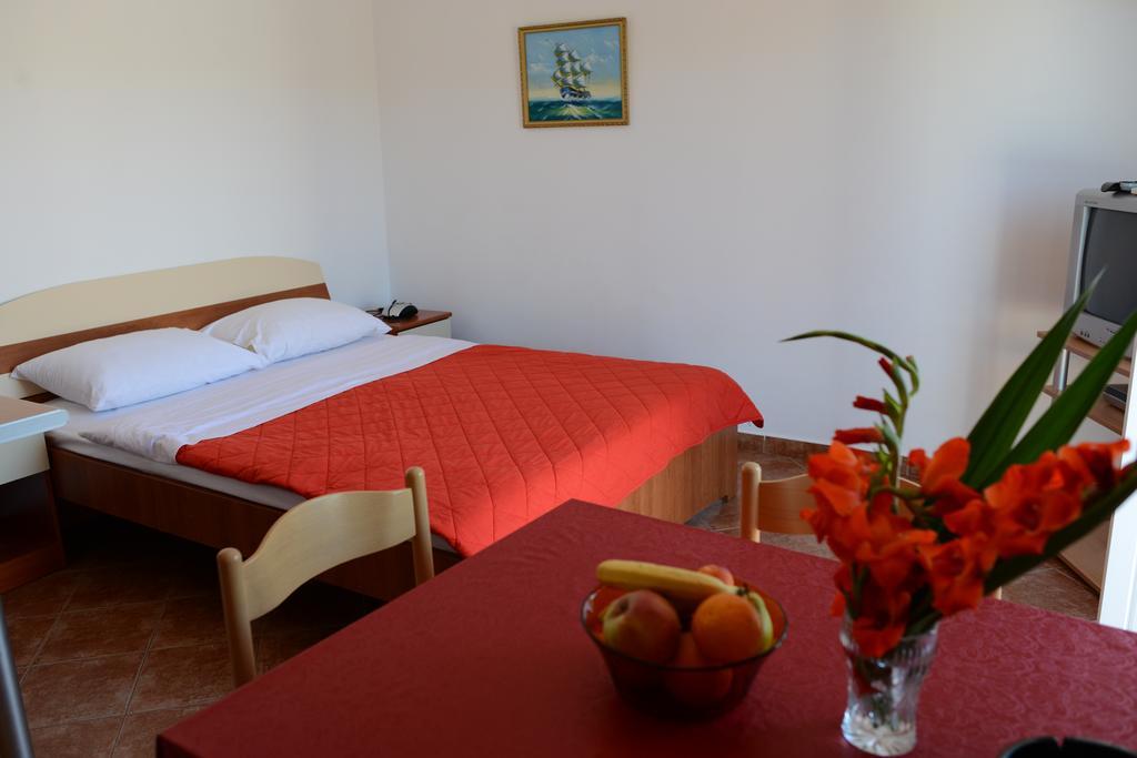 Apartment Lazarevic Tivat