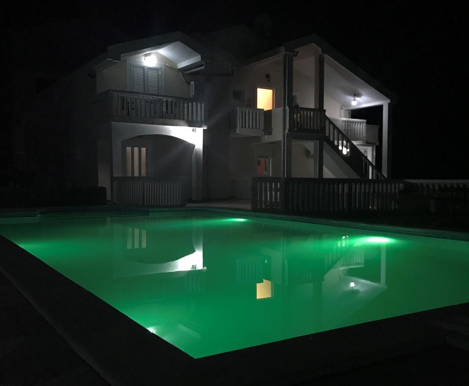 Lazarevic Apartment Tivat