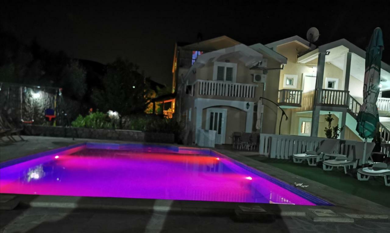 Lazarevic Apartment Tivat